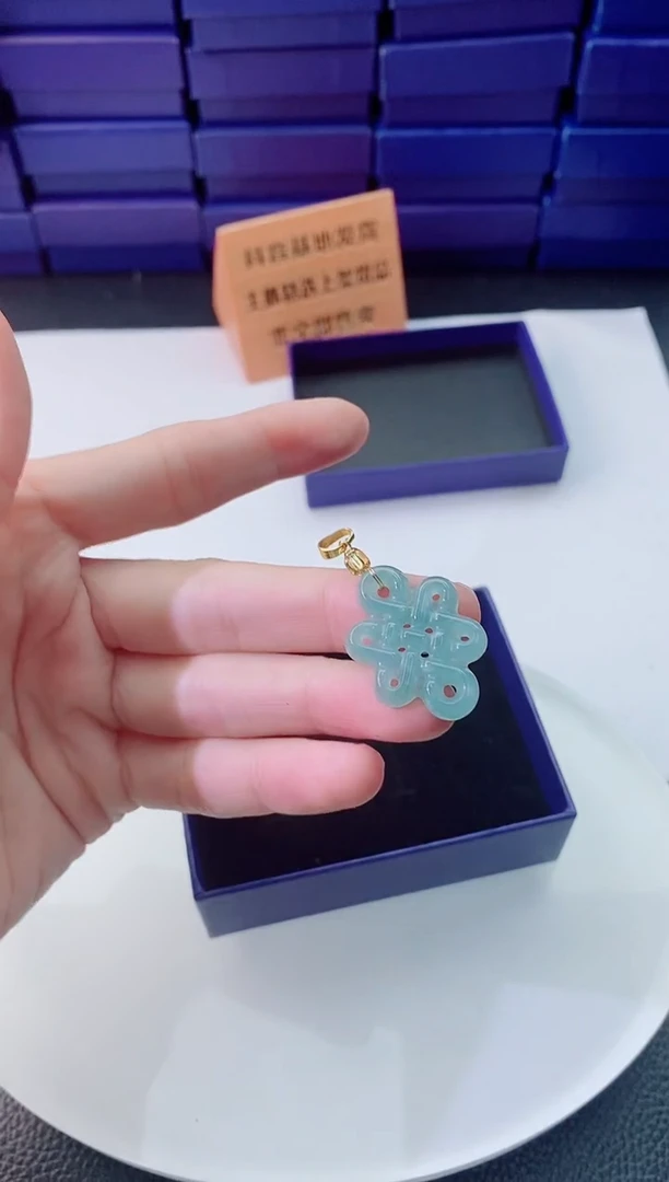 翡翠未镶嵌颈饰1111111111