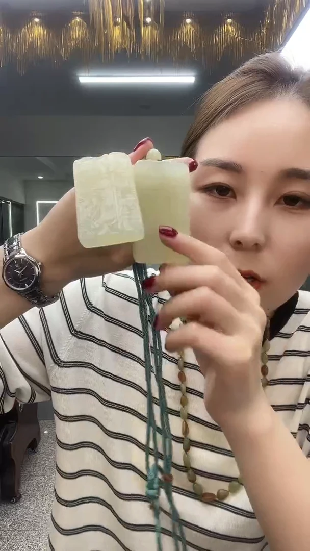 黄冰关公吊坠多样性发货一件
