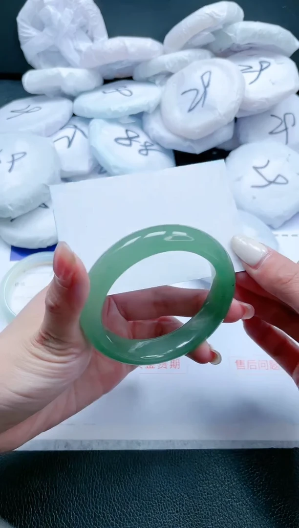 【闪购商品】石英质玉手镯未镶嵌19J219-55