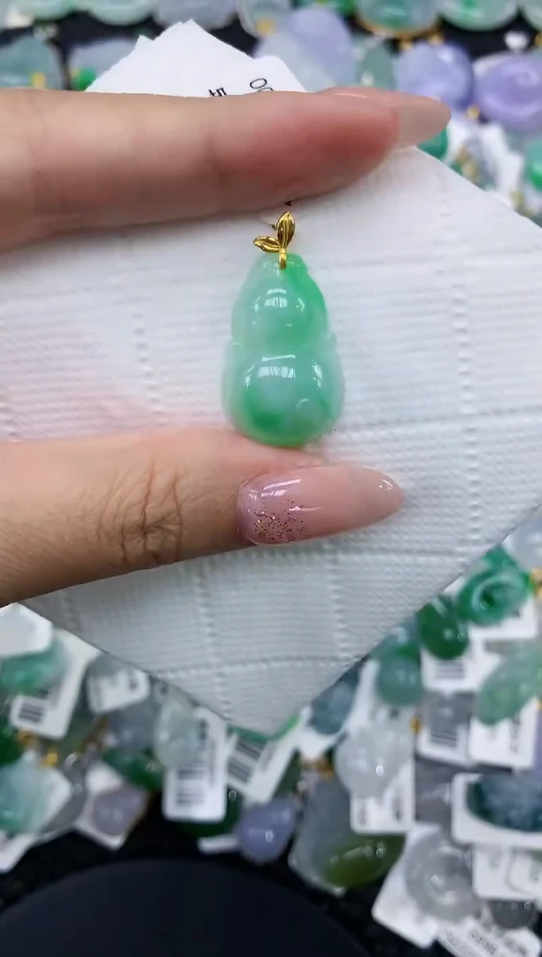 颈饰18K金镶嵌翡翠1111111111