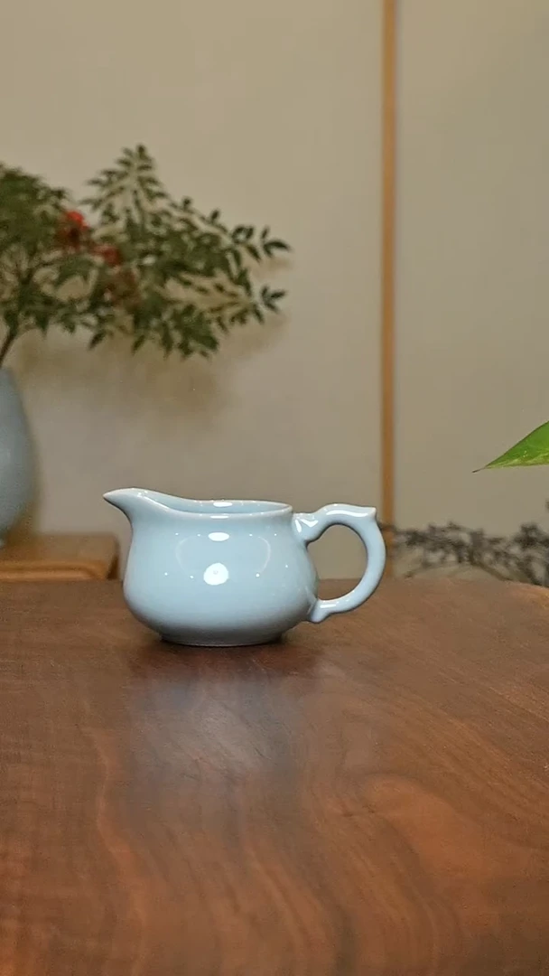 龙腾公道 天青 微瑕 朱家汝窑款