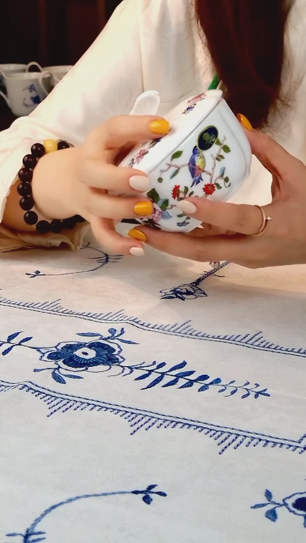 每天下午两点开播（雀鸟 南瓜盖碗）