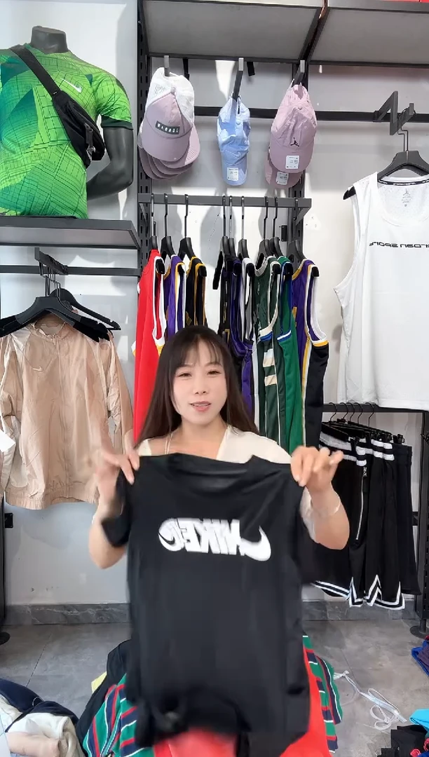 1415   编码 瑕疵修复以直播间讲解为准 尺码130