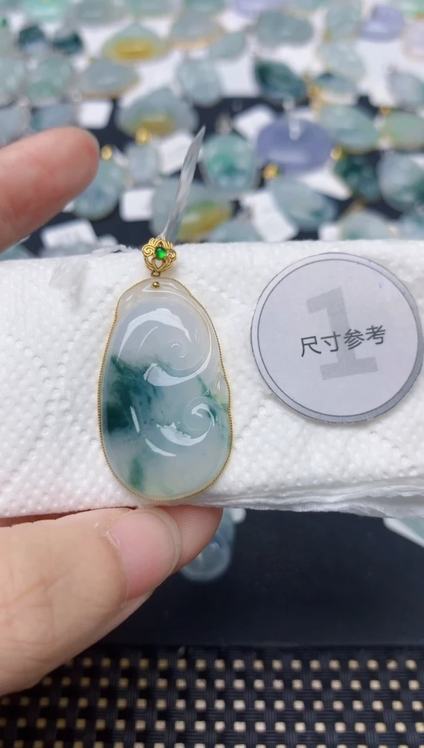 颈饰18K金镶嵌翡翠天然缅甸A货翡翠