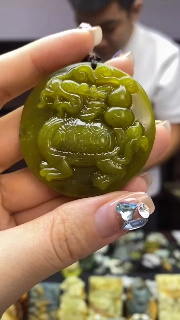 未镶嵌岫玉挂件
