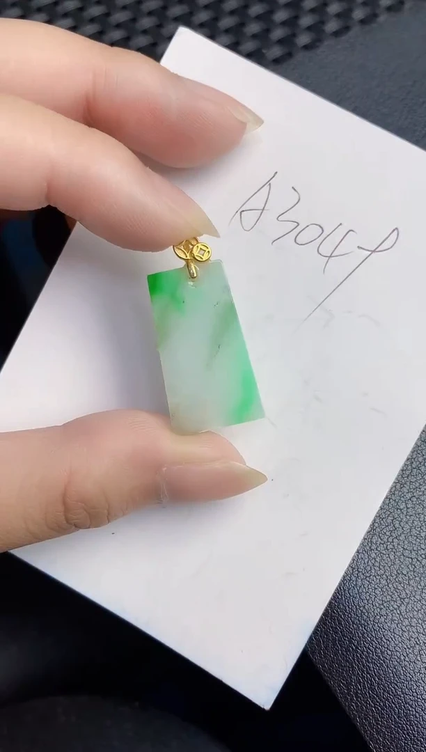 翡翠未镶嵌颈饰0000000000