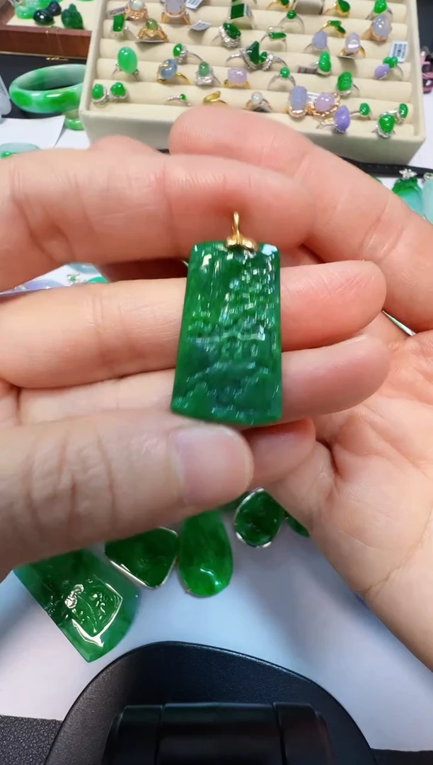 吊坠(不含链)18K金镶嵌翡翠568