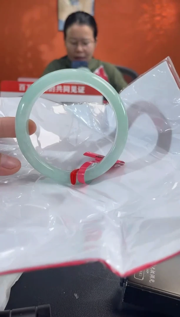 未镶嵌手镯翡翠翡翠手镯
