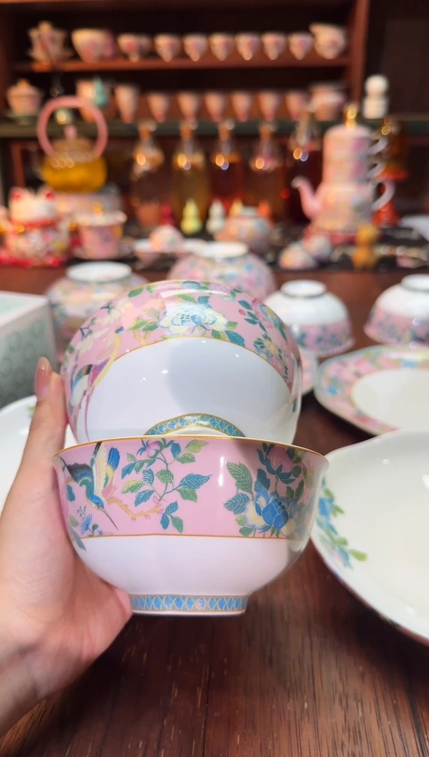 小乔推荐如图所示两只