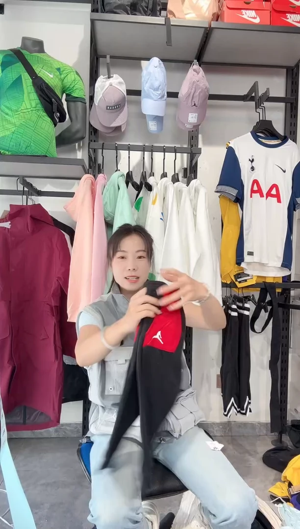1556 编码 瑕疵款直播间过款为准 尺码