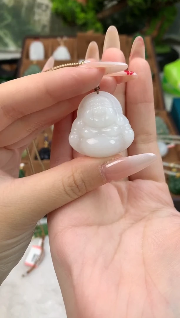 颈饰未镶嵌和田玉吊坠