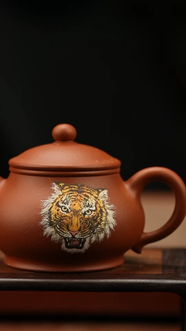 茶壶紫砂虎虎生威 小红泥 180毫升