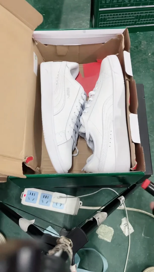 彪马时尚休闲运动鞋40M  BB41