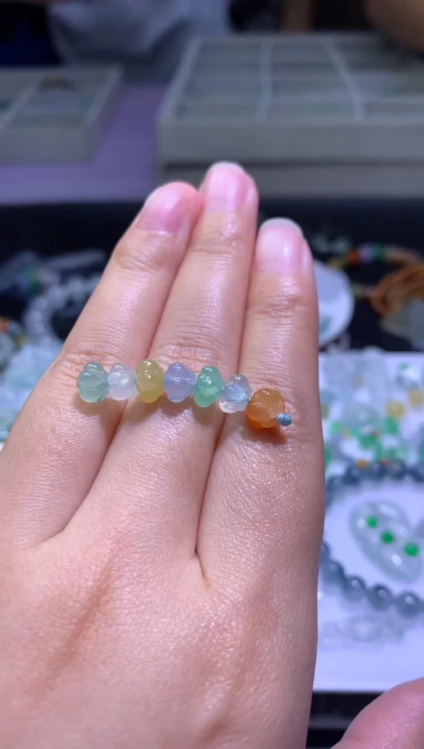 未镶嵌定制翡翠毛货