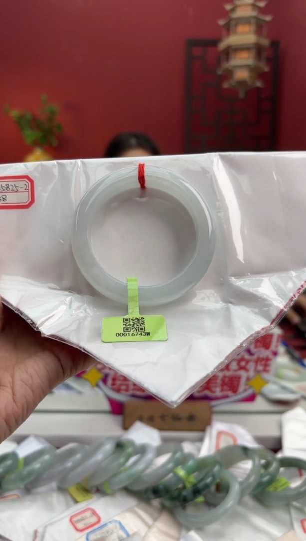 未镶嵌手镯翡翠翡翠手镯