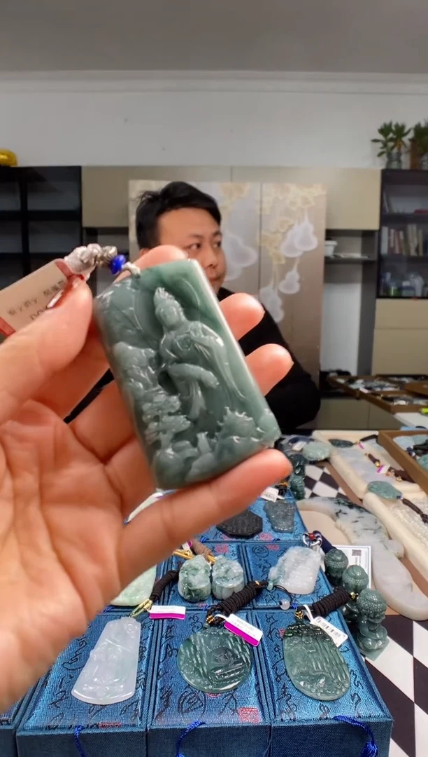 颈饰未镶嵌翡翠多样性发其一