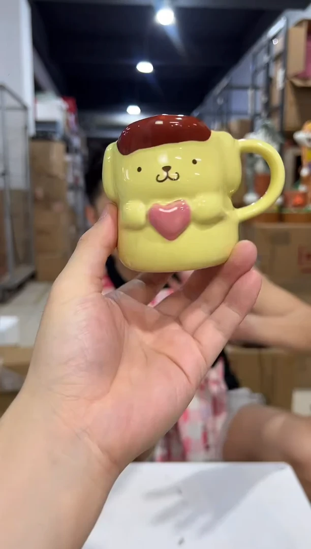 瓷片布丁狗抱爱心一口杯 微瑕