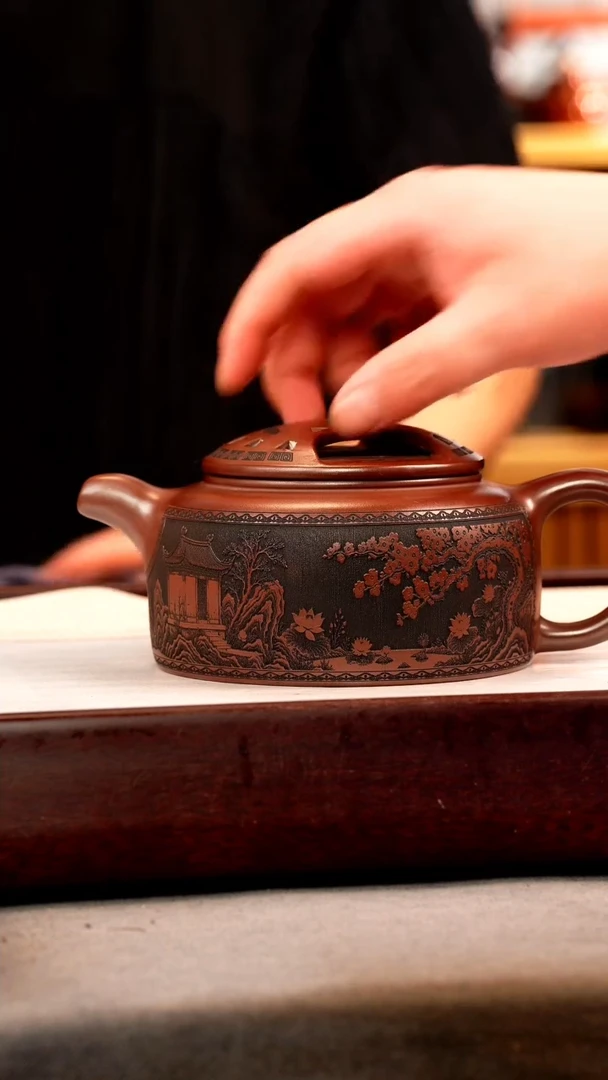茶壶紫砂石红 牛盖莲子 刻绘