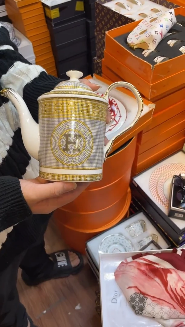 杯鸿辉家品牌瓷器，京东包邮！