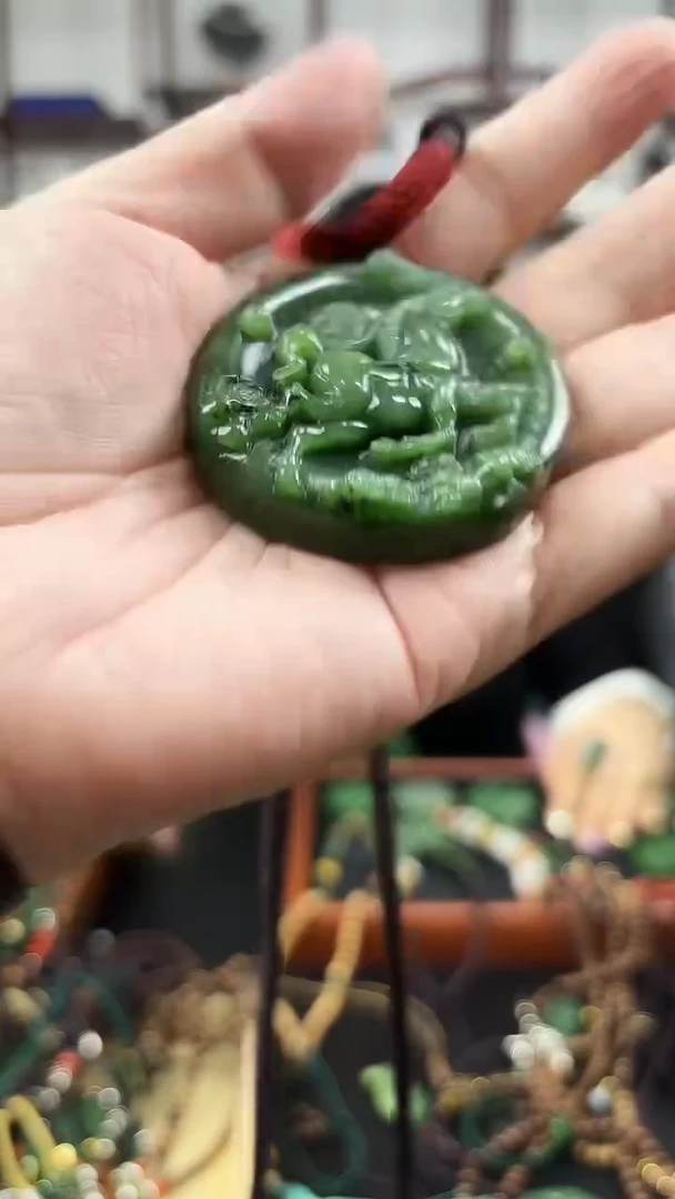 颈饰未镶嵌和田玉马