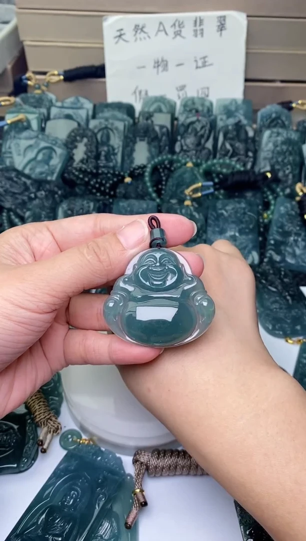 颈饰未镶嵌翡翠