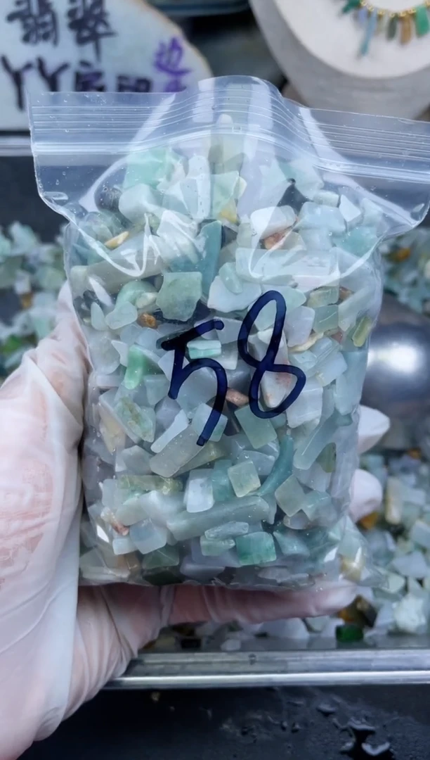 【闪购商品】翡翠颈饰未镶嵌天然翡翠迷你号500克58