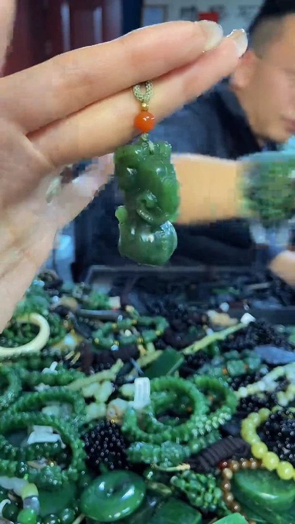 未镶嵌和田玉挂件1