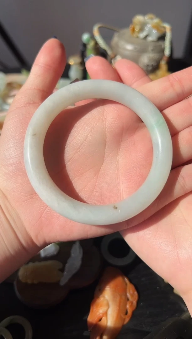【闪购商品】翡翠手镯未镶嵌老翡翠白底青镯子福利大圈