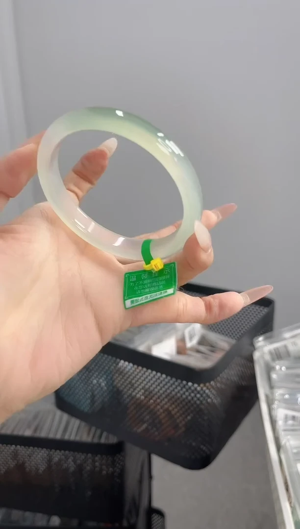 【闪购商品】玛瑙/玉髓手镯未镶嵌58-59圈