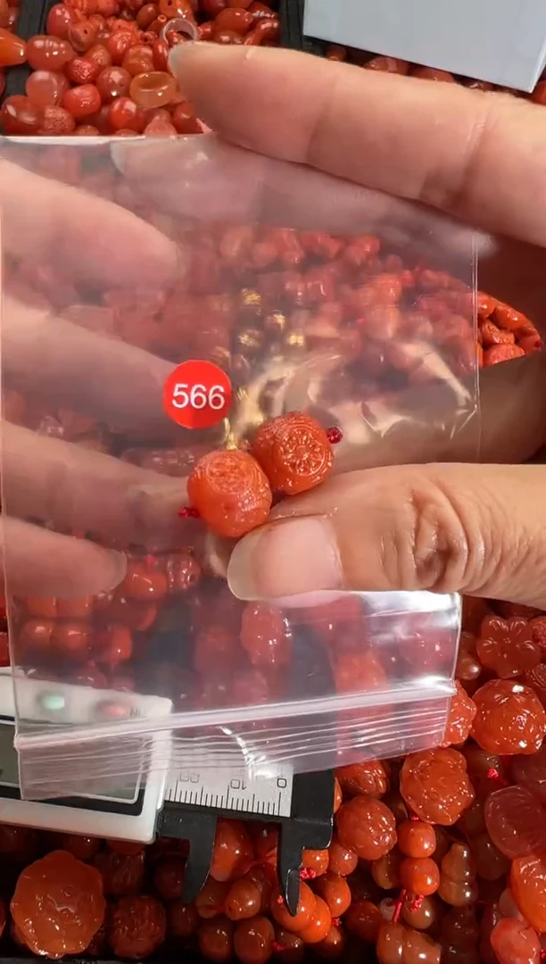 【闪购商品】南红玛瑙颈饰未镶嵌1