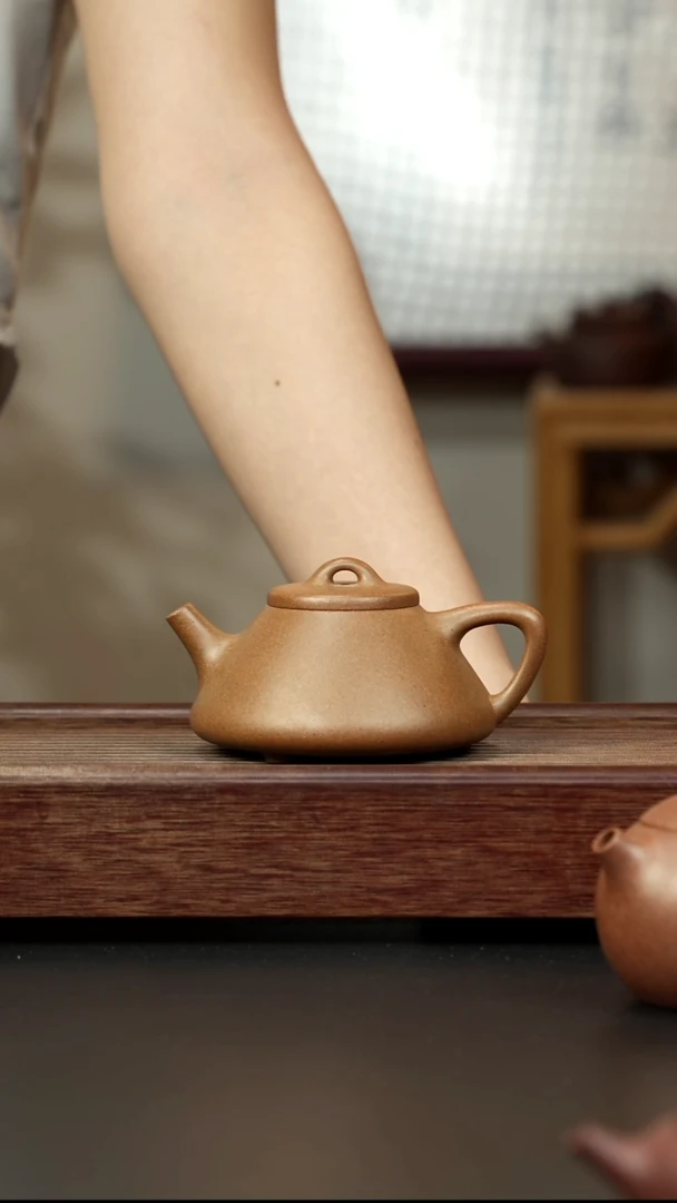 紫砂茶壶桃花泥 黄色大子冶石瓢