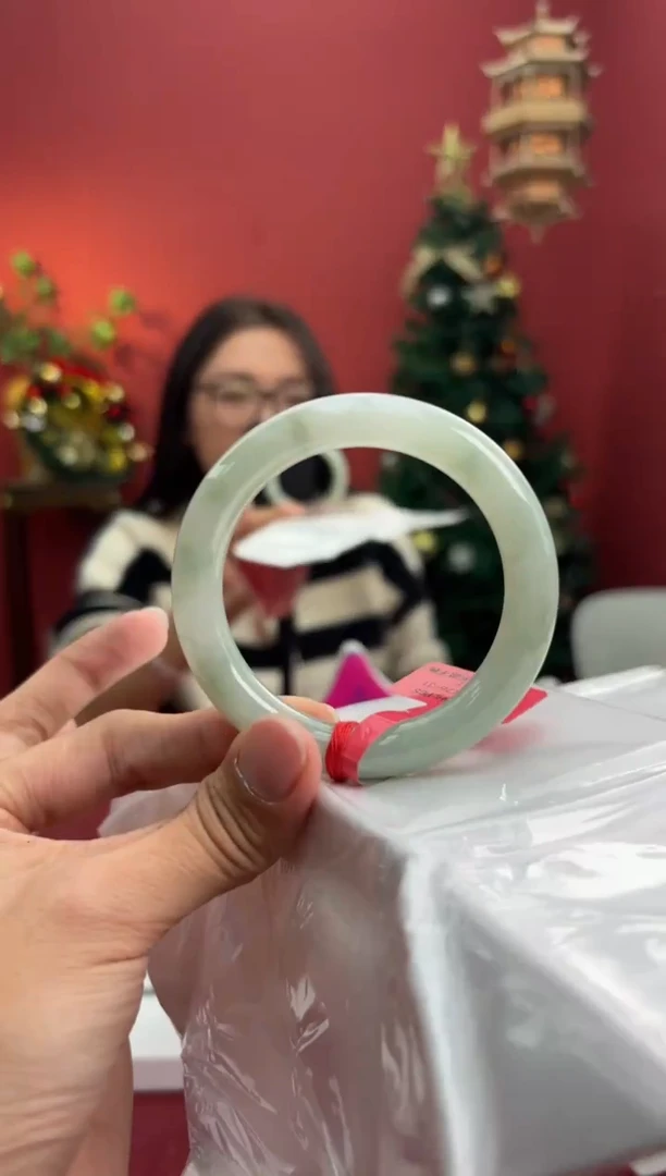 未镶嵌手镯（圆镯）翡翠翡翠手镯9