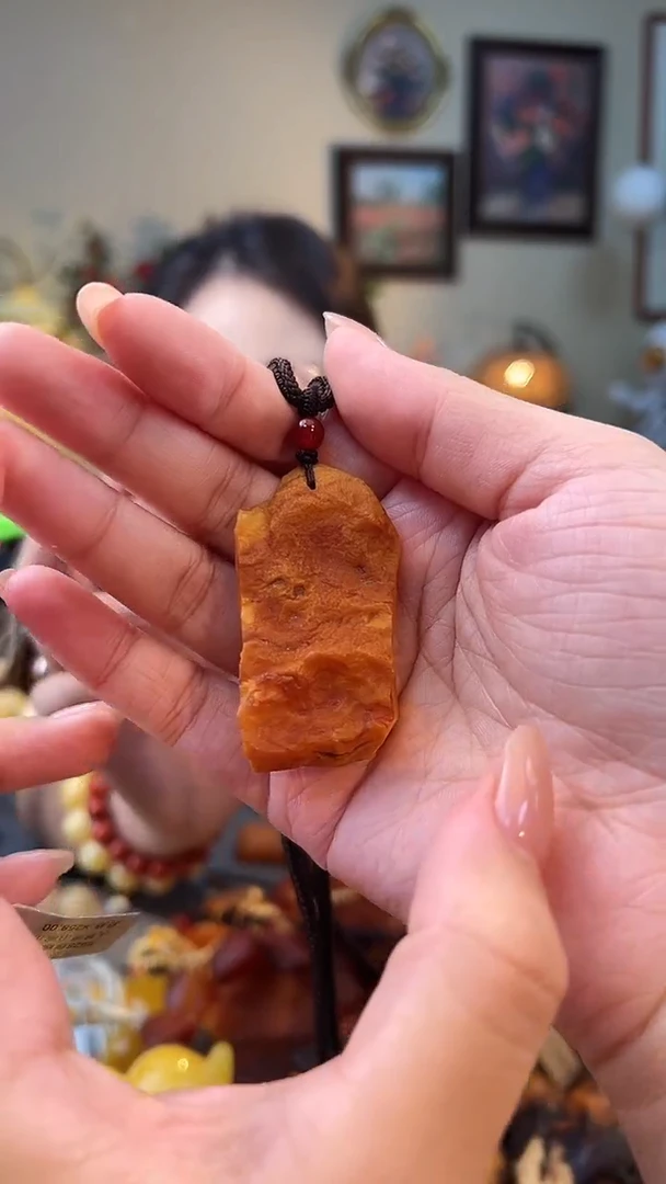 琥珀颈饰未镶嵌吊坠