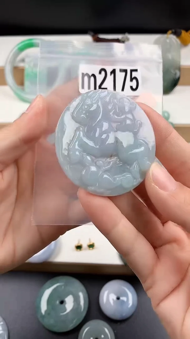 颈饰未镶嵌翡翠天然翡翠吊坠挂件