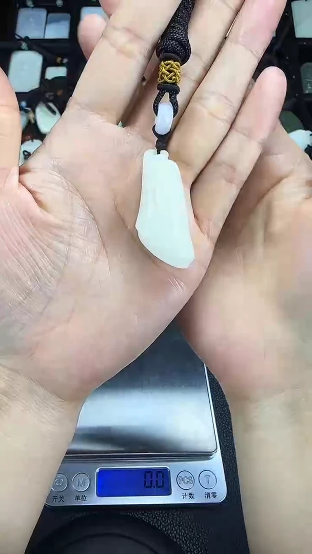 颈饰未镶嵌和田玉竹节