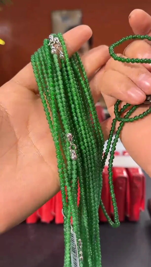 颈饰18K金镶嵌翡翠边城刀客/34568531G/多样性发一