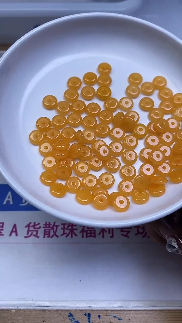 裸石蜜蜡未镶嵌D705 鸡油黄蜜蜡3*8mm30个8.8元