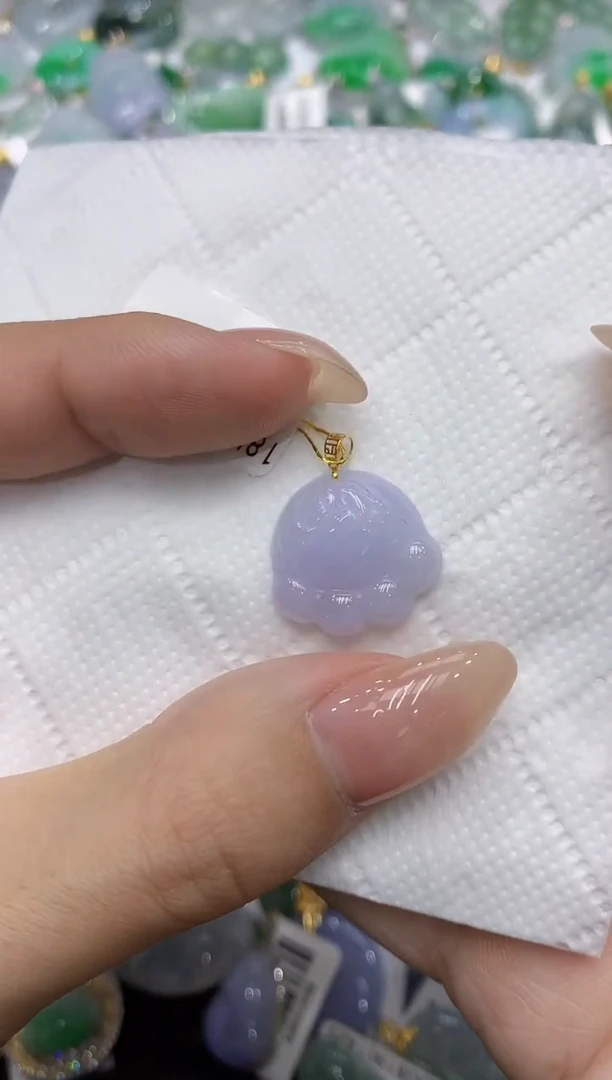 颈饰18K金镶嵌翡翠111111111111