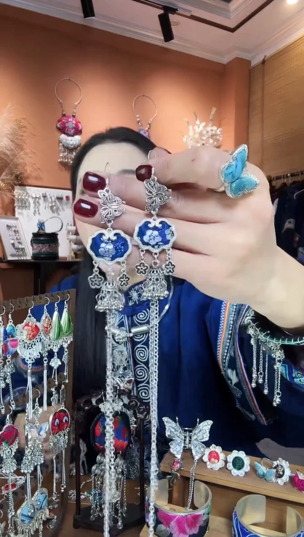 【闪购商品】刺绣纯手工民族风耳环