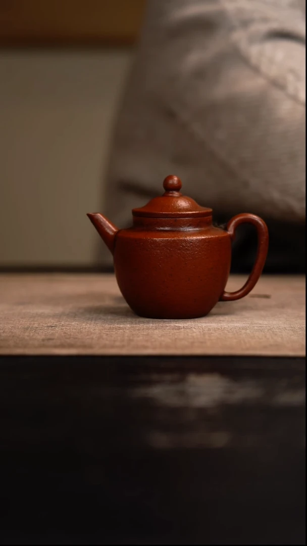 【闪购商品】紫砂茶壶剑流宫灯壶粗砂朱红泥105cc