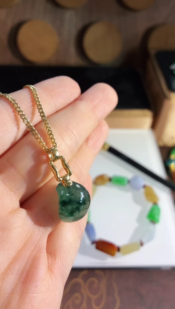 吊坠(不含链)18K金镶嵌翡翠吊坠