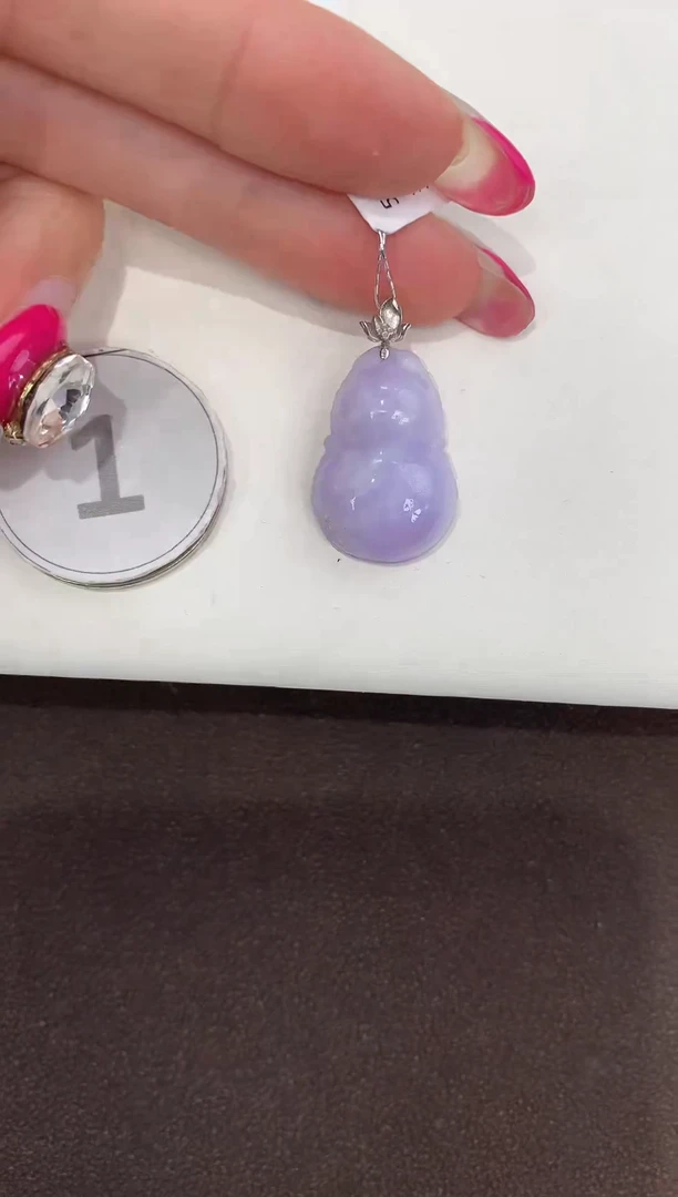 颈饰18K金镶嵌翡翠缅甸a货翡翠(包容）