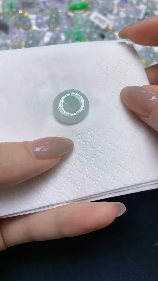 翡翠未镶嵌颈饰天然缅甸A货翡翠