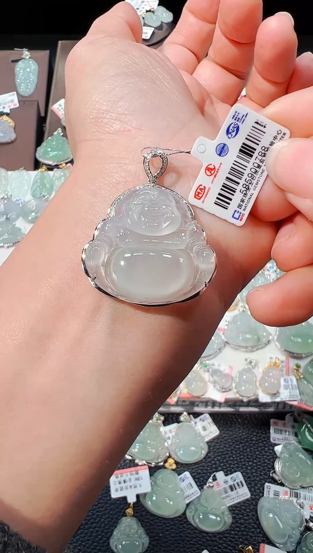 【闪购商品】翡翠吊坠(不含链)18K金镶嵌佛公吊坠788