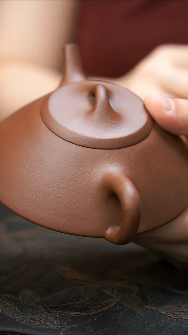茶壶紫砂老料三足石瓢壶