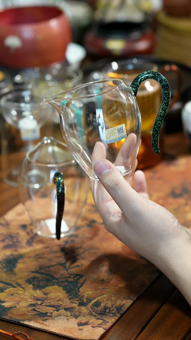 【闪购商品】晶焱清颜绿金公杯