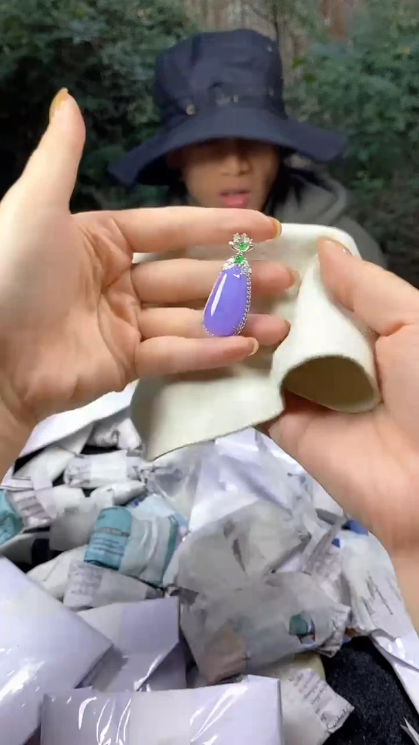满色吊坠，所见即所得！！！