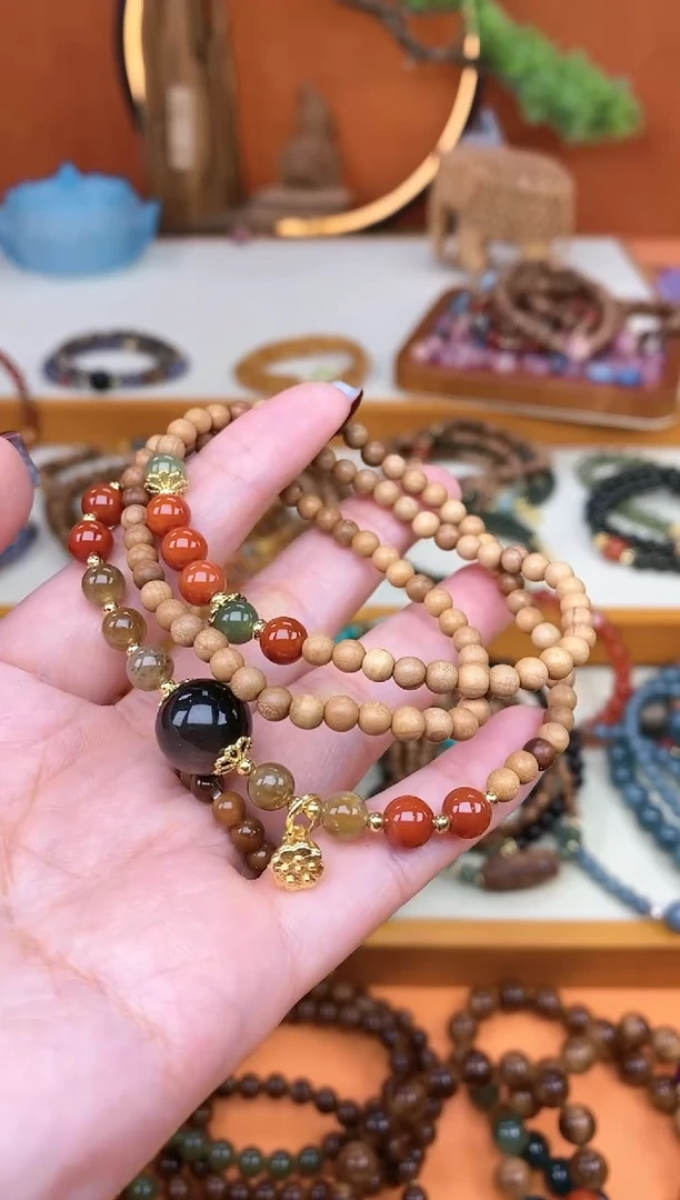 【闪购商品】檀香木手串未镶嵌三圈老山檀和田南红手串