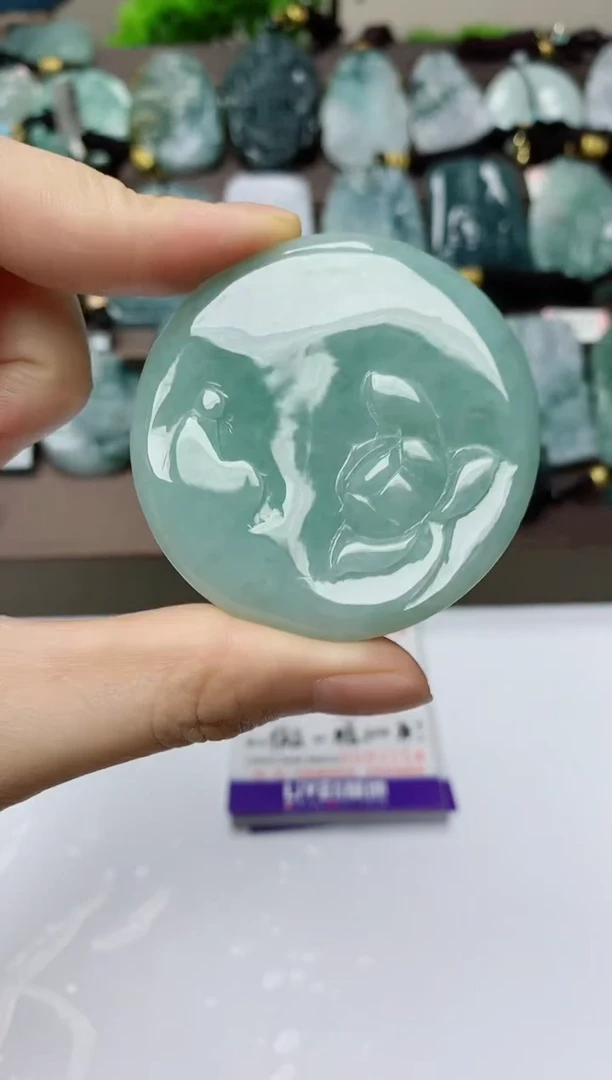 翡翠未镶嵌颈饰
