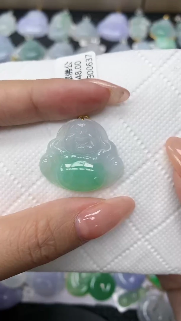 颈饰18K金镶嵌翡翠1111111111